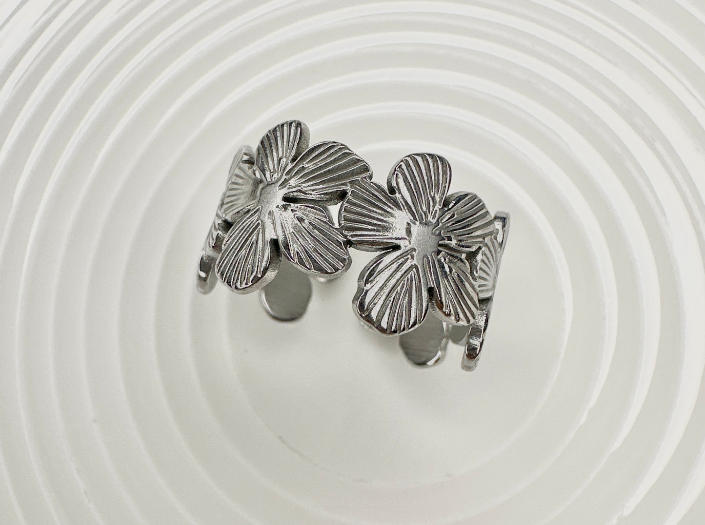 Flowers Band Ring