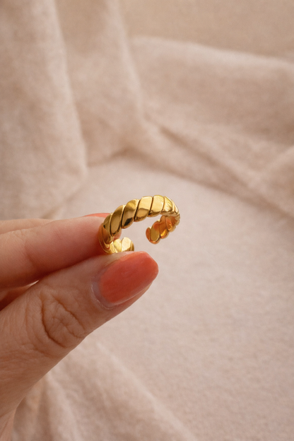 Twisted Rope Gold Adjustable Ring