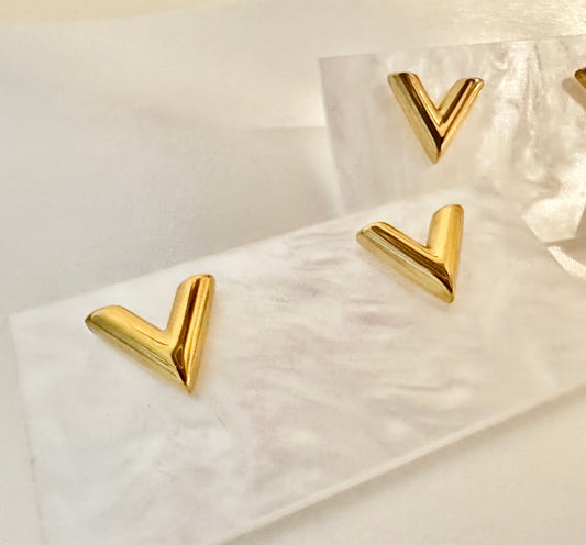 Valerie Studs