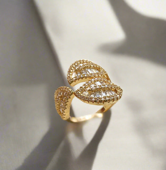 Shinny Leafs Ring